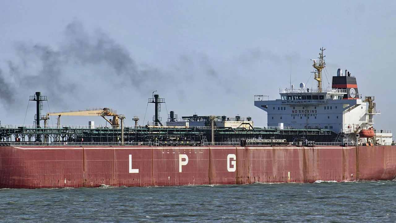 আমেরিকা থেকে এলপিজি নিয়ে ভারতে পণ্যবাহী জাহাজ, বোঝাই ১৬,৭১৪ মেট্রিক টন গ্যাস