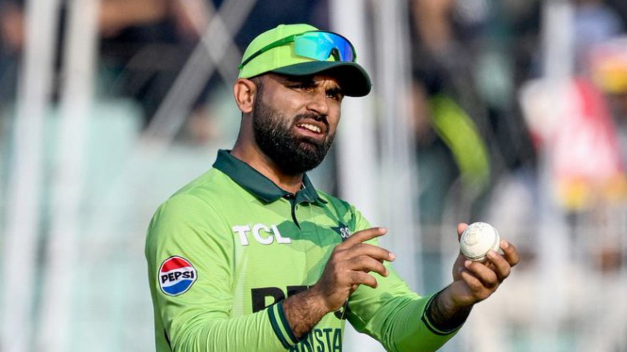 বল বিকৃতিতে অভিযুক্ত ফখরের শাস্তি ঘোষণা, সাসপেন্ড পাক ব্যাটার