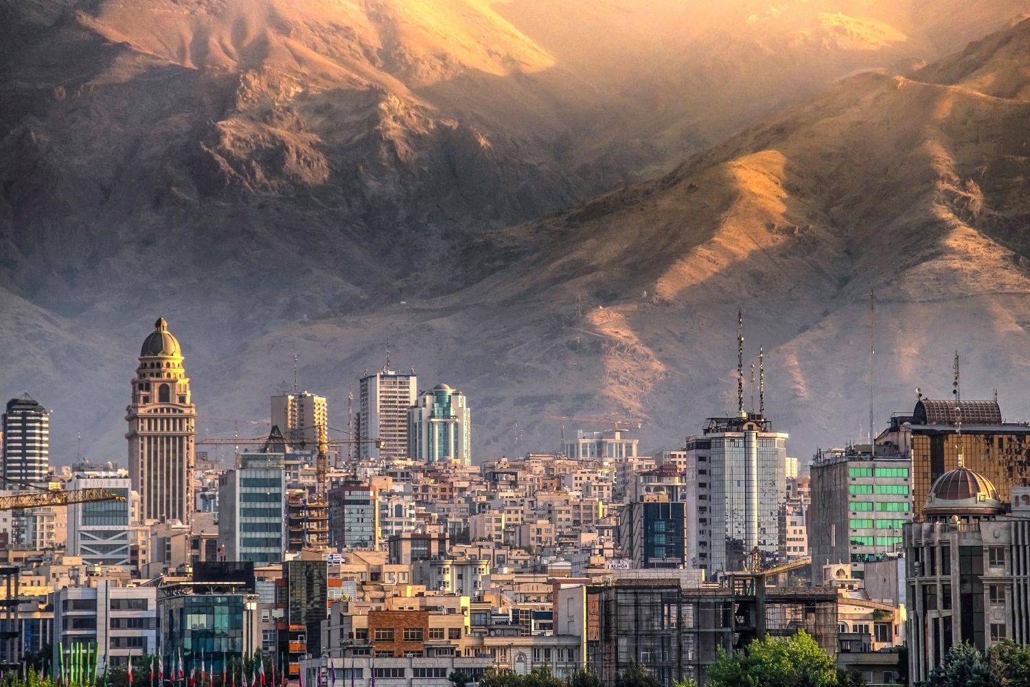 গুগ্‌ল, মেটা ও মাইক্রোসফ্‌টের মতো মার্কিন সংস্থার বিরুদ্ধে ইরানের হুঁশিয়ারি কৌশল বদলাচ্ছে তেহরান