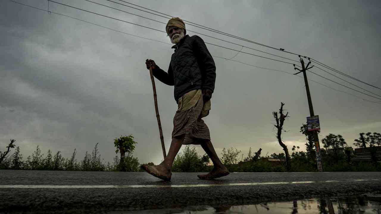 শক্তি বাড়াচ্ছে পশ্চিমি ঝঞ্ঝা, বিস্তৃত উত্তর থেকে উত্তর-পশ্চিম ভারতে, ঝড়বৃষ্টি বাড়বে, সম্ভাবনা শিলাবৃষ্টিরও, নামবে তাপমাত্রা