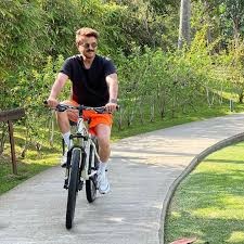 বরফজলে ডুব, নিয়মিত জিম—৬০ পেরিয়েও কীভাবে ফিট Anil Kapoor?