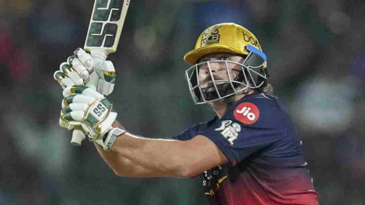 চেন্নাইয়ের বিরুদ্ধে ১০৬ মিটার লম্বা ছক্কা! কোহলির দলের ডেভিডের আইপিএলের সবচেয়ে বড় ছয় মারার কাহিনি