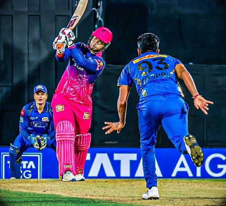 বুমরাহের হতাশার হাসিতে বৈভবের নতুন ছক্কা রেকর্ড, ১৫ বছরের তারকার তিন শব্দের বার্তা