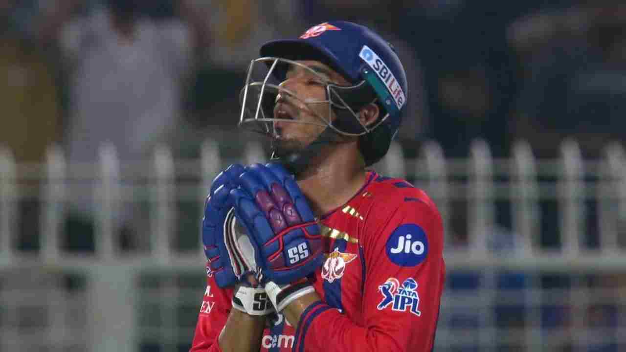 ঝুনঝুনুর মুকুলের ঝড় ধোনির ছোঁয়ায় ইডেনে হারল Kolkata Knight Riders