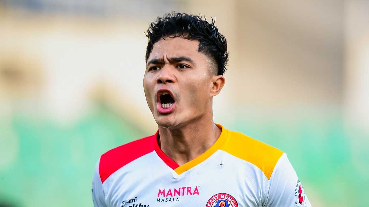 মোহনবাগানকে টপকে ইস্টবেঙ্গল চেন্নাইয়িনকে তিন গোল দিয়ে পয়েন্ট তালিকায় তিনে উঠে গেল লাল হলুদ