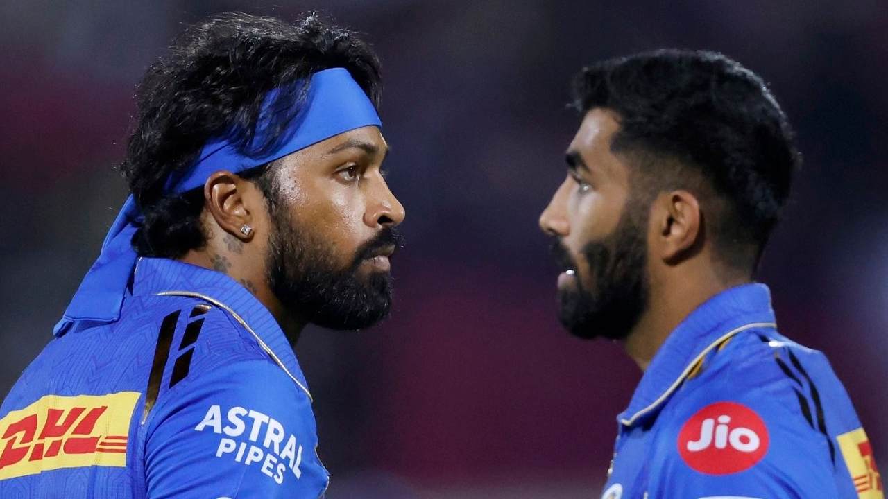 টানা হারের জেরে মুম্বই শিবিরে অশান্তি! ফিল্ডিং সাজানো নিয়ে হার্দিক-বুমরাহ তর্ক, বোলারের দাবি মানলেন না অধিনায়ক
