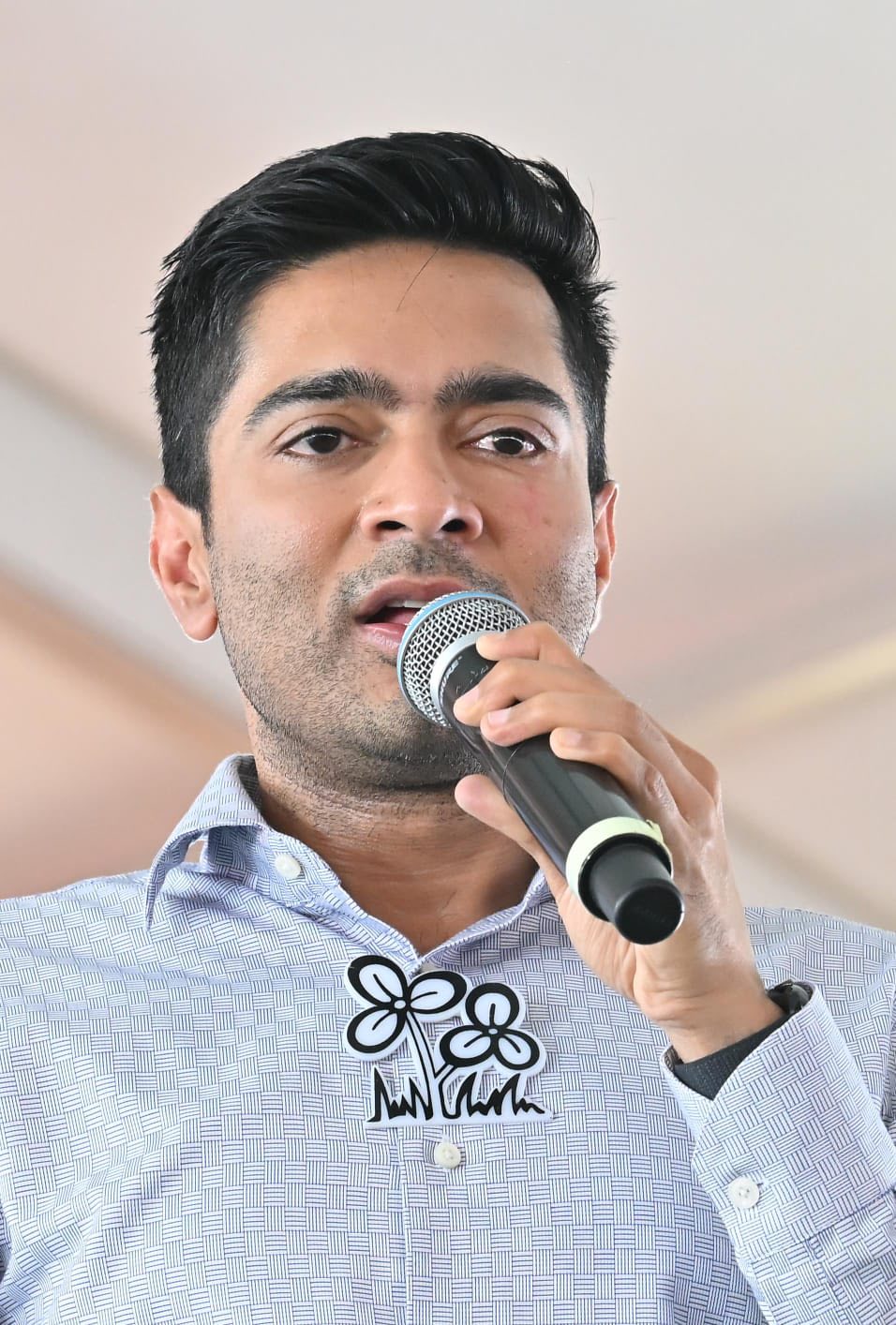 ইভিএম কারচুপির অভিযোগে সরব অভিষেক বন্দ্যোপাধ্যায়: গণতন্ত্র রক্ষায় আদালতের দ্বারস্থ হওয়ার হুঁশিয়ারি
