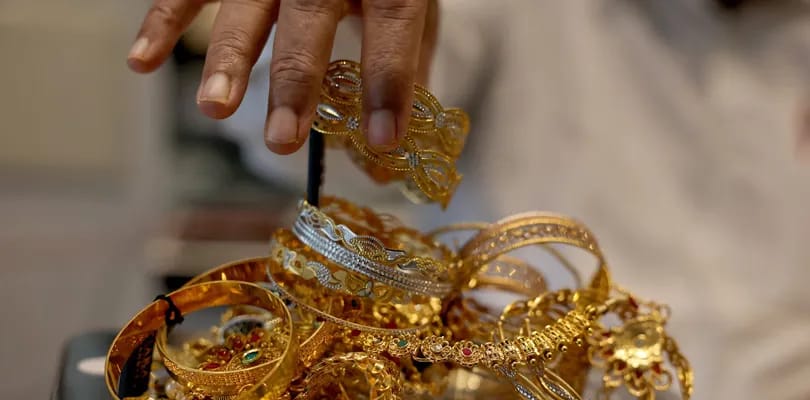 সোনা ও রুপোর আমদানিতে একধাক্কায় ২৫০ শতাংশ শুল্ক বৃদ্ধি কেন্দ্রের, আকাশছোঁয়া দাম হওয়ার আশঙ্কায় মাথায় হাত মধ্যবিত্তের