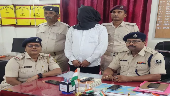 রানাঘাটে আগ্নেয়াস্ত্রসহ গ্রেফতার যুবক