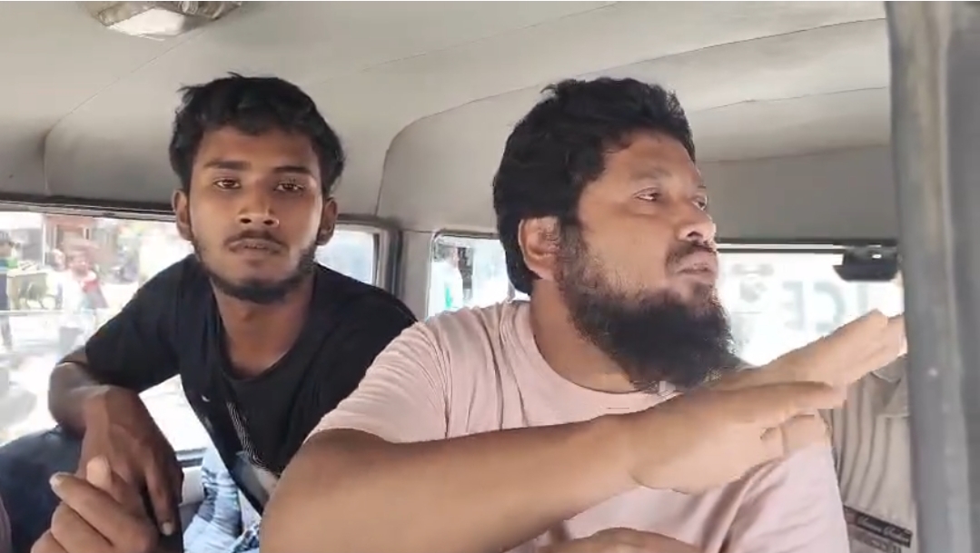 নিমতায় পুলিশের বিশেষ অভিযানে ধরা পড়ল ৮ অবৈধ বাংলাদেশি, চাঞ্চল্য উত্তর ২৪ পরগনায়