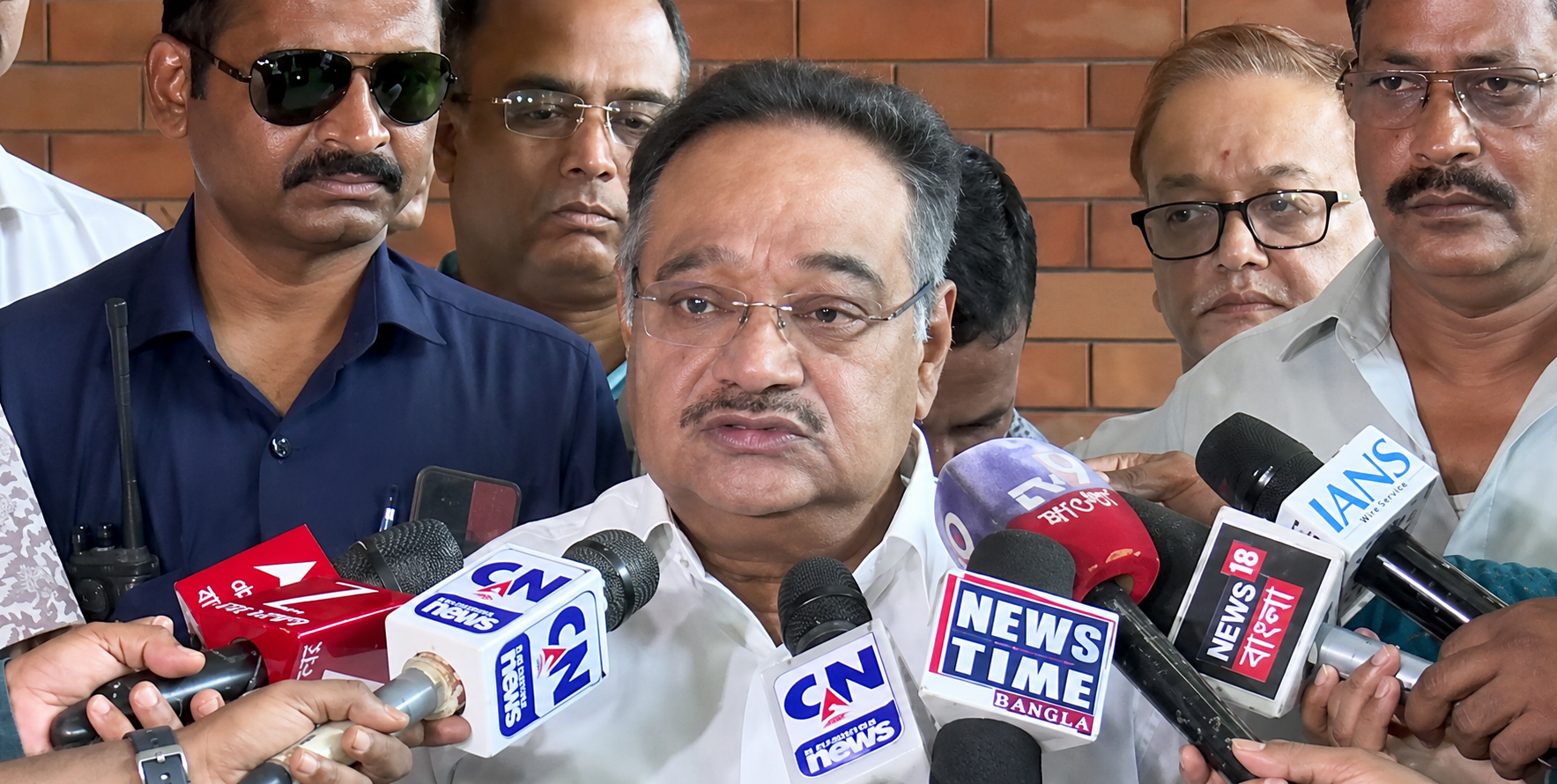 অভিষেকের পর এবার কল্যাণ ব্যানার্জী! শমীক ভট্টাচার্যের মন্তব্যে রাজ্য রাজনীতিতে শোরগোল