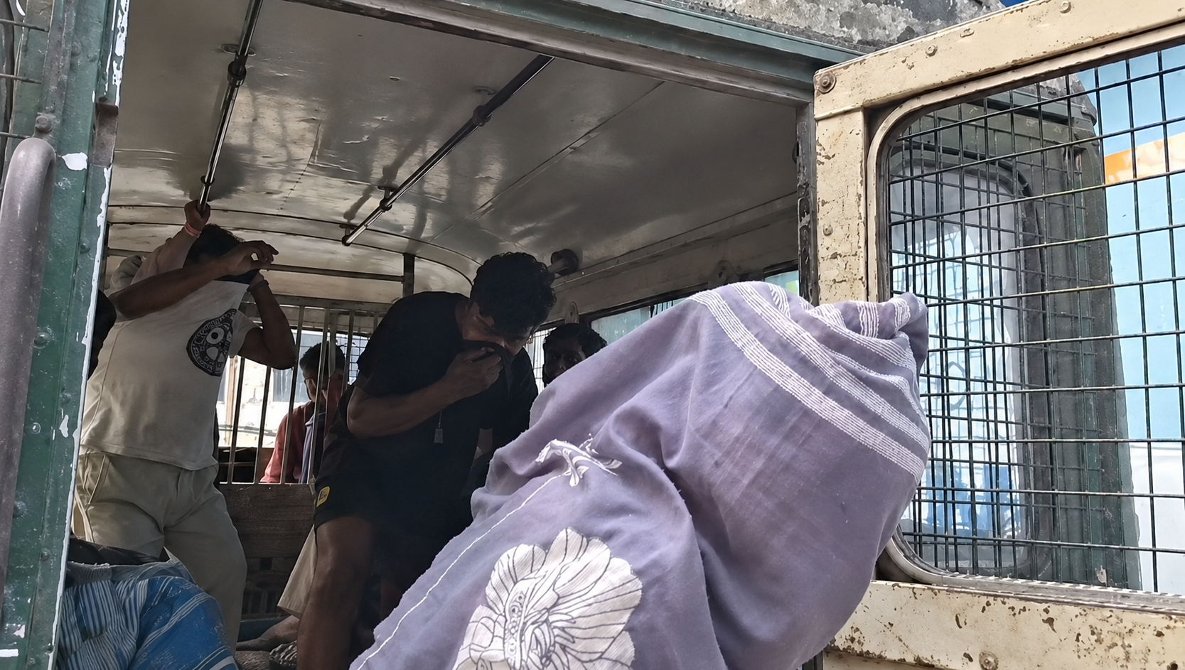 অভিষেক বন্দ্যোপাধ্যায়ের উপর হামলা মামলায় ৫ গ্রেফতার, আদালতে অভিযোগ অস্বীকার ধৃতের