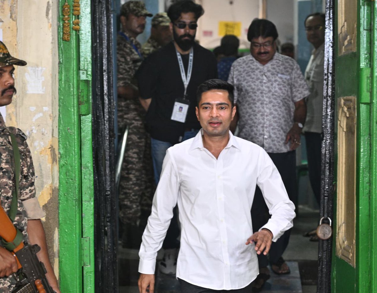 ৯ ঘণ্টা পেরোলেও ইডি দফতরে অভিষেক বন্দ্যোপাধ্যায়, নিয়োগ দুর্নীতি মামলায় জিজ্ঞাসাবাদ অব্যাহত