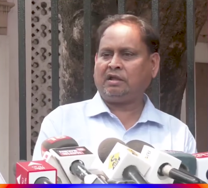 সুদীপ বন্দ্যোপাধ্যায়কে কটাক্ষ হুমায়ুনের! প্রকাশ্যে এমন কথা কেন বললেন?