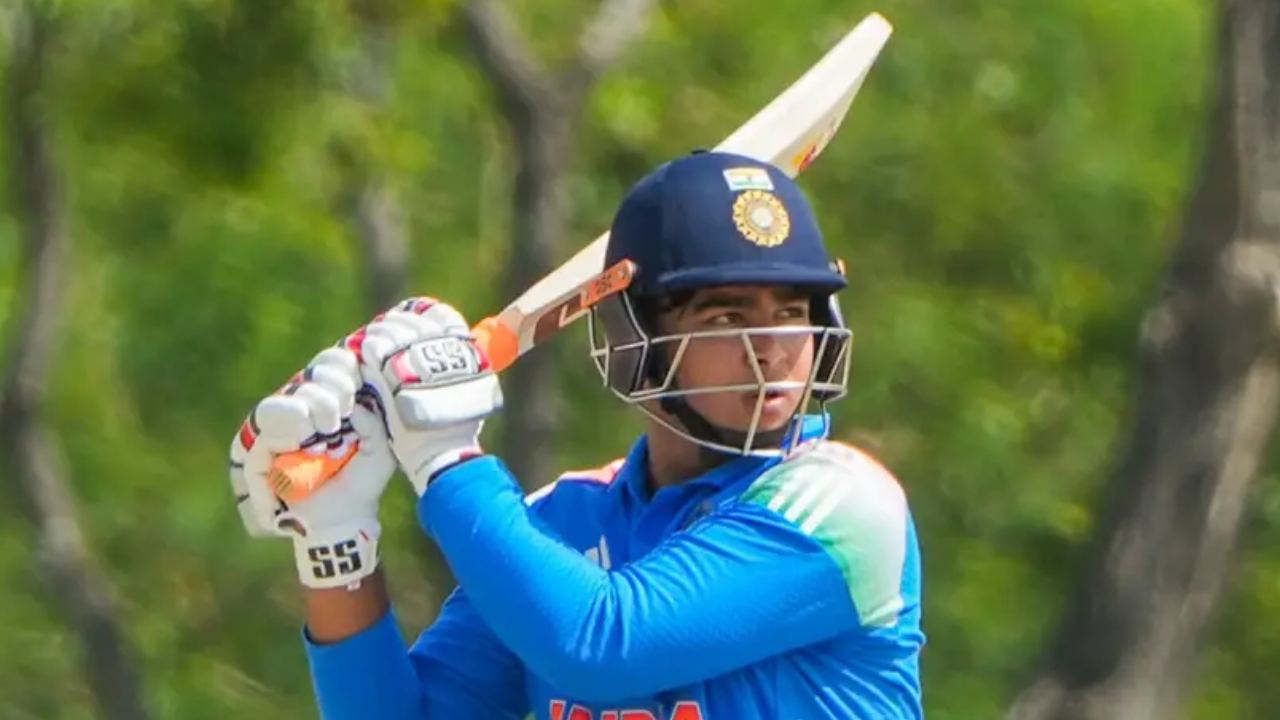 বৈভবের অভিষেক না হওয়ায় হতবাক গাভাসকর, কোচের ‘অজুহাত’ ঘিরে তীব্র বিতর্ক