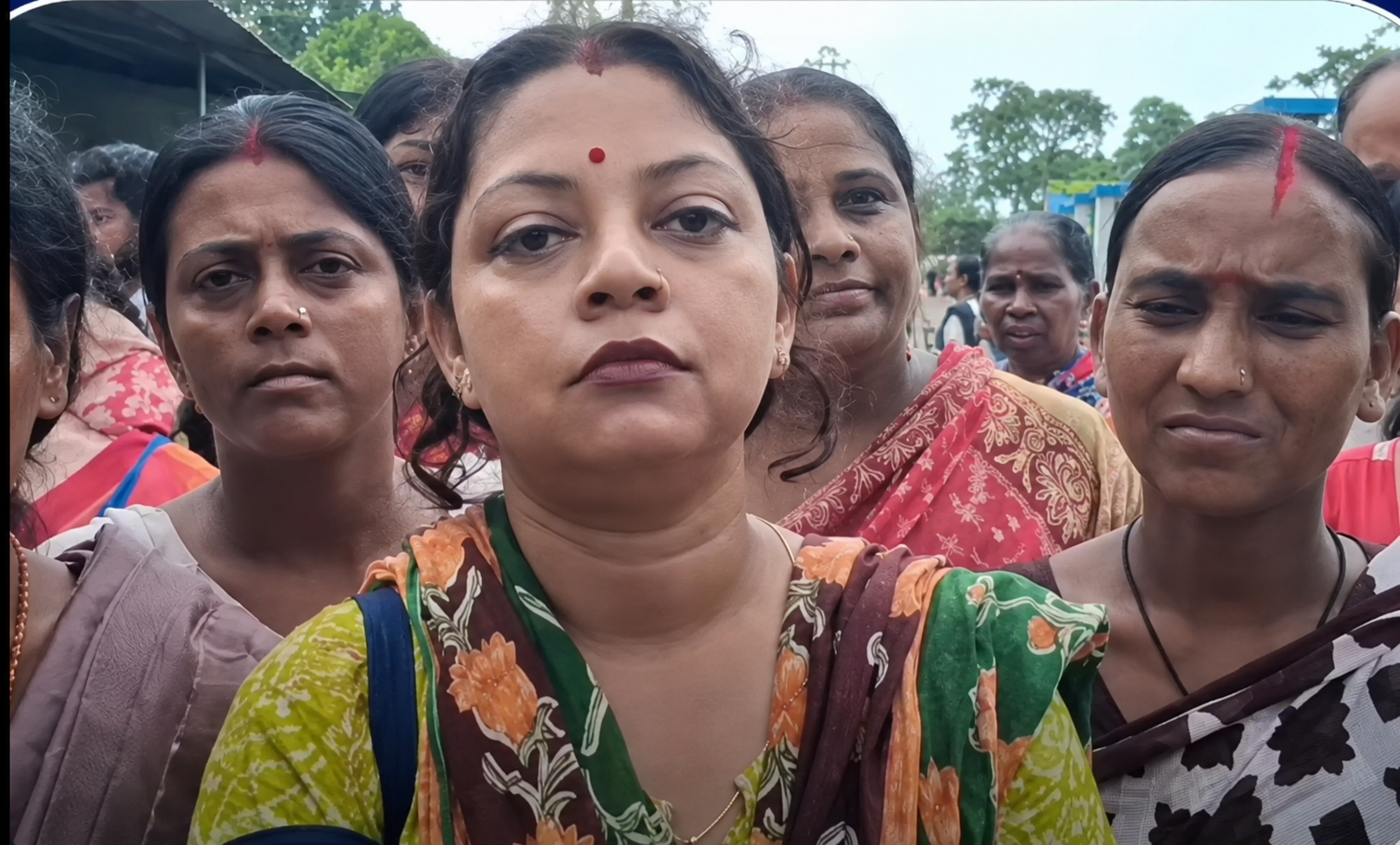অন্নপূর্ণা ভাণ্ডারের টাকা না পেয়ে বিডিও অফিসে উপভোক্তাদের বিক্ষোভ, ক্ষোভে ফেটে পড়ল এলাকা