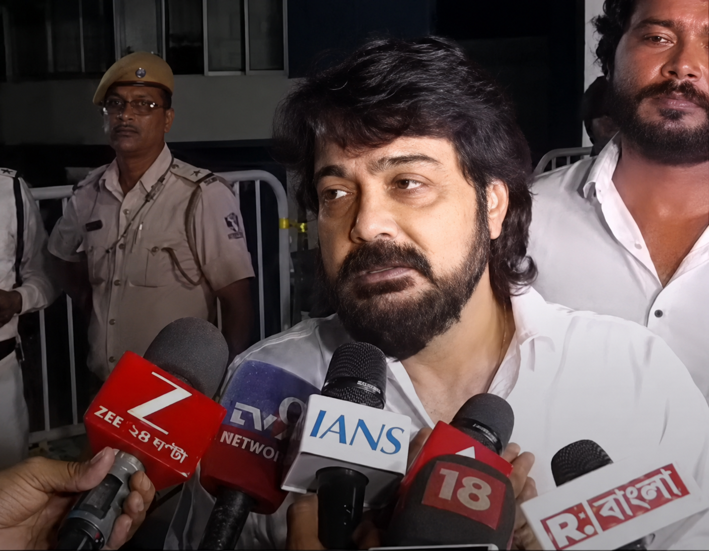 নবান্নে শুভেন্দু অধিকারীর সঙ্গে বৈঠক, বেরিয়ে সাংবাদিকদের মুখোমুখি প্রসেনজিৎ চট্টোপাধ্যায়