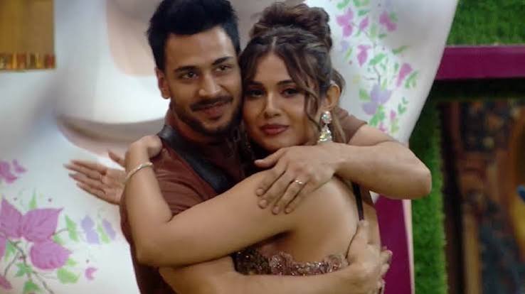 রাজবীরকে বিশেষ উপদেশ প্রেম নিয়ে নন্দিনীকে কটাক্ষ বিগ বসের ঘরে অনুষ্কাকে নিয়ে তোলপাড়