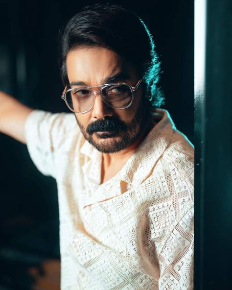 ‘কঠিন লড়াইয়ের মধ্যে আছি, নতুন কী করা যায় ভাবি’, বাকি শুধু একটি চরিত্র: প্রসেনজিৎ