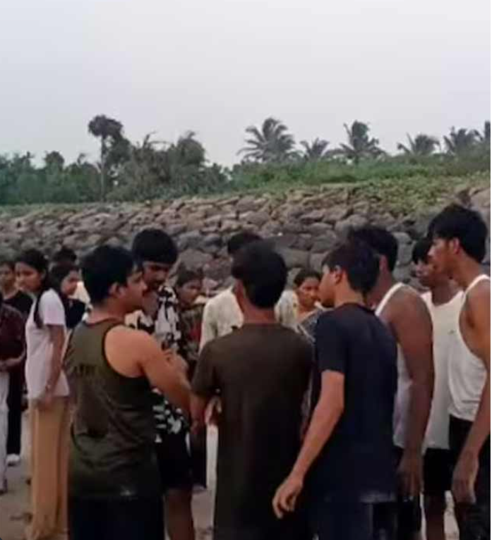 পিকনিকের আনন্দ মুহূর্তে বিষাদ, রায়গড়ের সমুদ্রে ডুবে মৃত্যু পুণের ৮ পড়ুয়ার