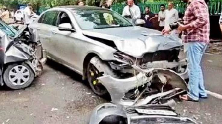 মর্নিং ওয়াক সেরে বাড়ি ফিরছিলেন পিছন থেকে আসা গাড়ির সজোরে ধাক্কা শূন্যে পাক খেয়ে ছিটকে পড়লেন বৃদ্ধ দম্পতি