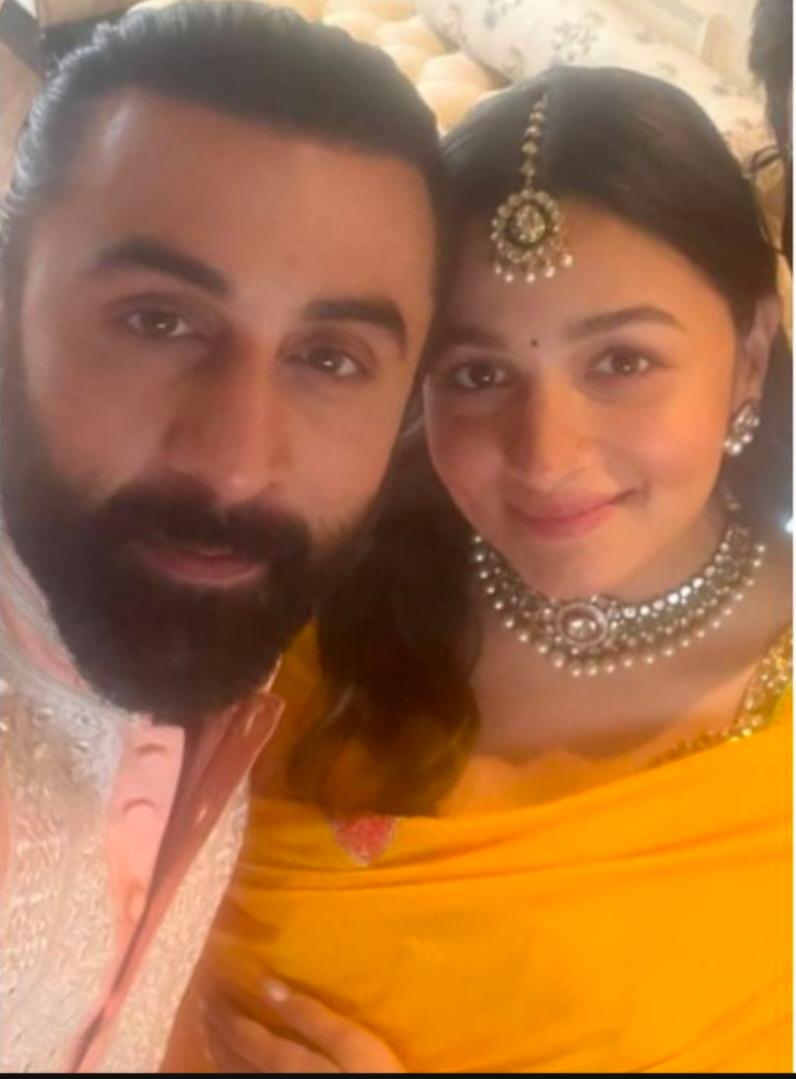‘বৌ চিৎকার করলেও সানস্ক্রিন মাখি না!’ রণবীরের ত্বকচর্চার রহস্য ফাঁস, রুটিন শুনলে চমকে যাবেন