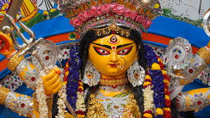 রোবোটিক সাজে দেবী দুর্গা, উত্তর চিরাইল বারোয়ারী দেশপ্রিয় ক্লাবের পুজোয় অভিনব আকর্ষণ