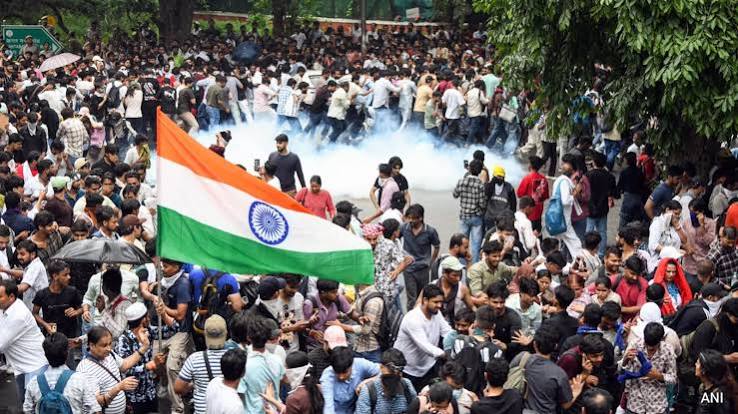 রাত পোহালেই যন্তর মন্তরে ককরোচ জনতা পার্টির আন্দোলন কী বলল দিল্লি পুলিশ 